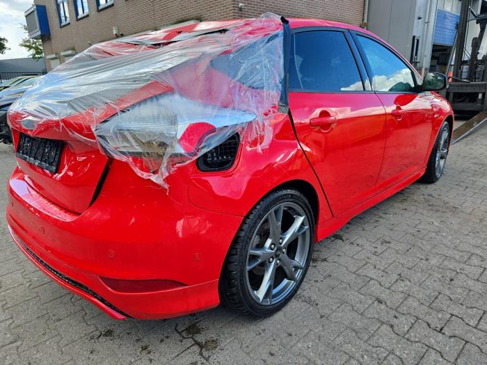 Ford Focus 3 1.0 Ti-VCT EcoBoost 12V 125 Sloopvoertuig (2018, Rood)
