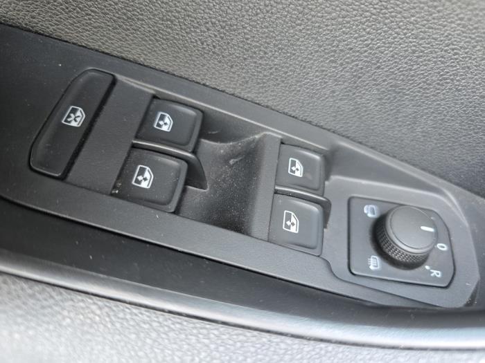 Skoda Karoq 1.5 TSI 16V Sloopvoertuig (2022, Wit)