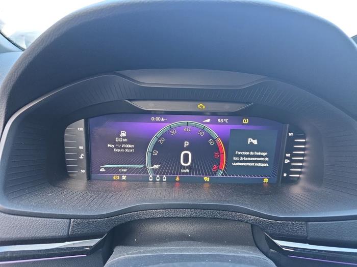 Skoda Karoq 1.5 TSI 16V Sloopvoertuig (2022, Wit)