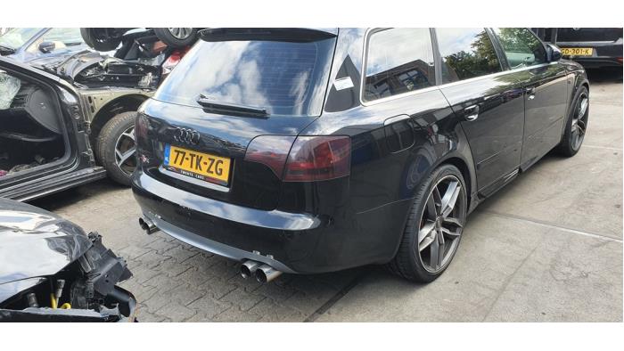 Audi S4 Avant S4 4.2 V8 40V Sloopvoertuig (2005, Metallic, Zwart)