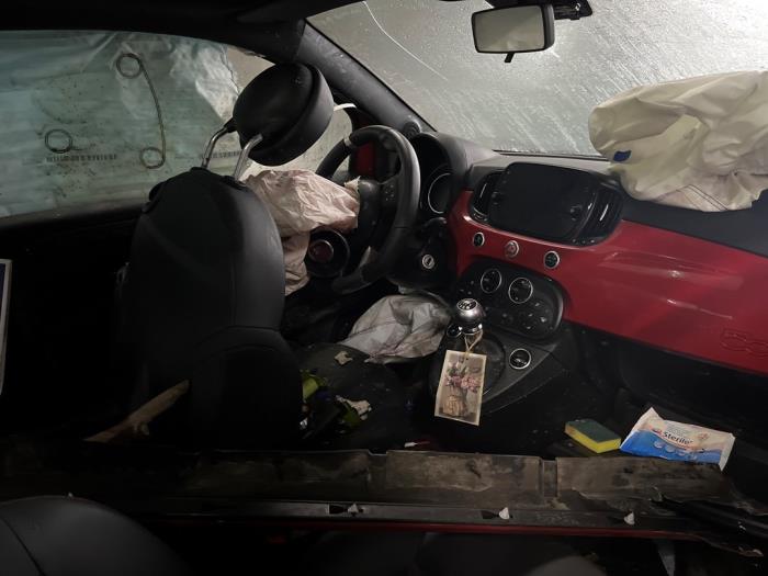 Fiat 500 1.0 Hybrid Sloopvoertuig (2022, Rood)