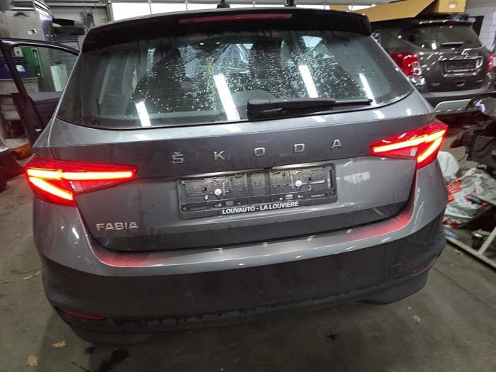 Skoda Fabia IV 1.0 TSI 12V Sloopvoertuig (2023, Metallic, Muisgrijs)