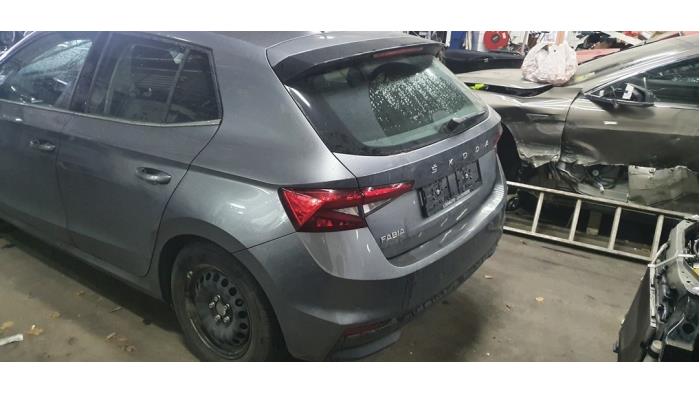 Skoda Fabia IV 1.0 TSI 12V Sloopvoertuig (2023, Metallic, Muisgrijs)