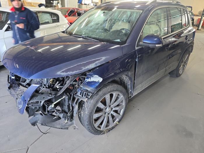 Volkswagen Tiguan 2.0 TDI 16V 4Motion Sloopvoertuig (2008, Metallic, Blauw)