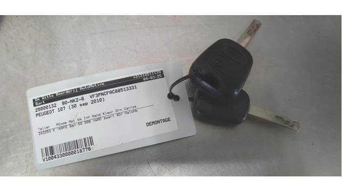 Peugeot 107 1.0 12V Sloopvoertuig (2010, Zwart)