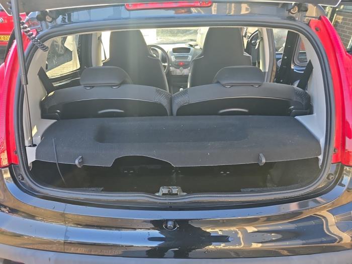 Peugeot 107 1.0 12V Sloopvoertuig (2011, Zwart)