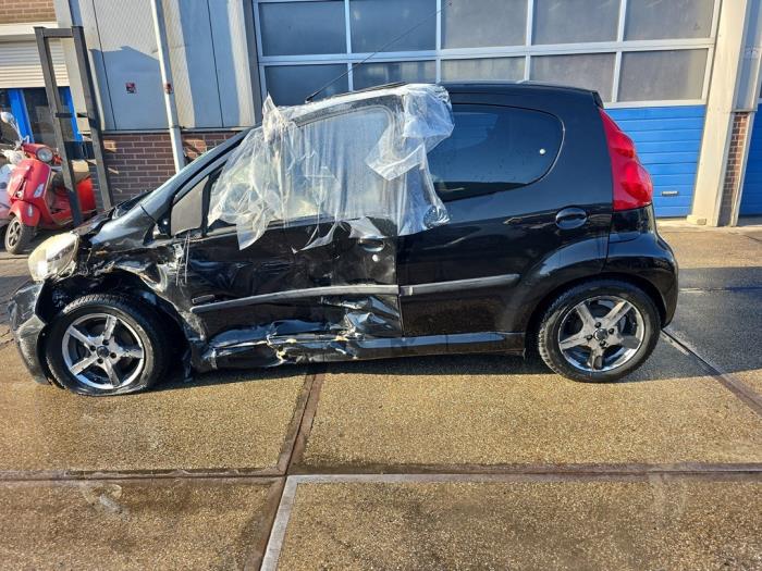 Peugeot 107 1.0 12V Sloopvoertuig (2011, Zwart)