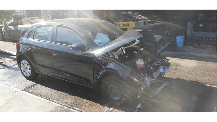 Audi A1 1.0 TFSI 12V Sloopvoertuig (2016, Metallic, Zwart)