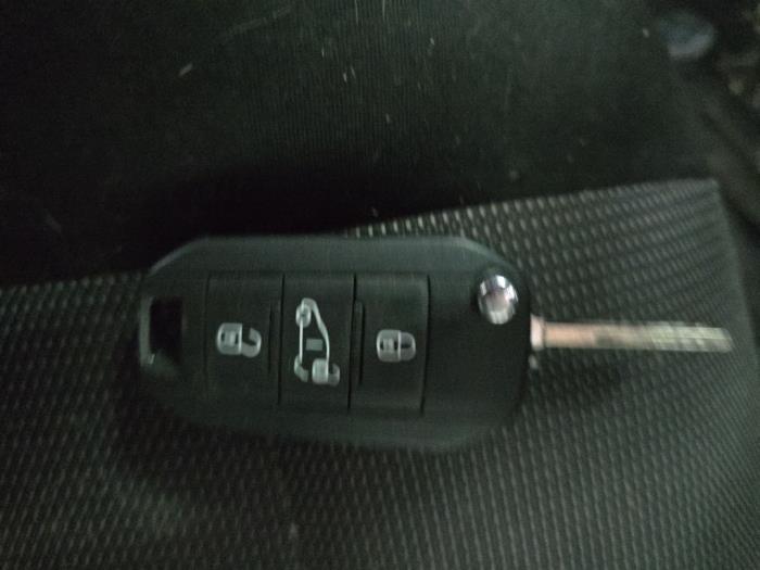 Opel Combo Cargo 1.5 CDTI 100 Sloopvoertuig (2020, Zwart)