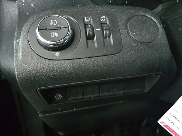 Opel Combo Cargo 1.5 CDTI 100 Sloopvoertuig (2020, Zwart)