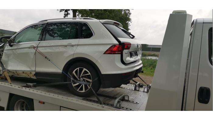 Volkswagen Tiguan 1.4 TSI 16V Sloopvoertuig (2017, Wit)