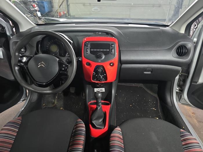 Citroen C1 1.2 PureTech 82 12V Sloopvoertuig (2015, Metallic, Zilvergrijs)