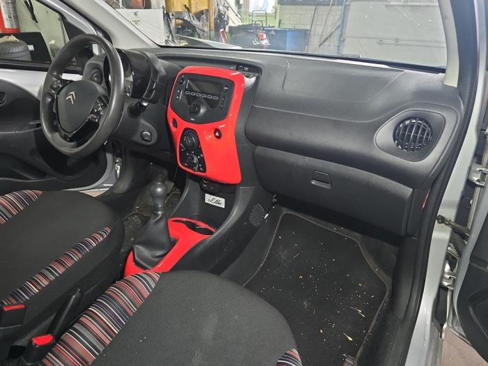 Citroen C1 1.2 PureTech 82 12V Sloopvoertuig (2015, Metallic, Zilvergrijs)