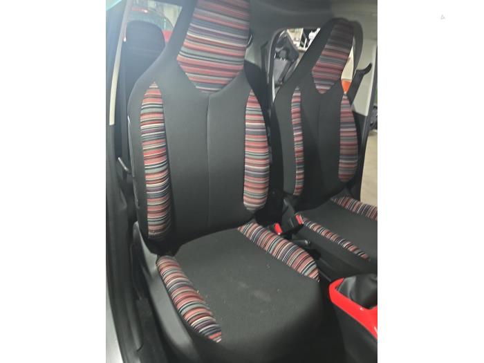 Citroen C1 1.2 PureTech 82 12V Sloopvoertuig (2015, Metallic, Zilvergrijs)