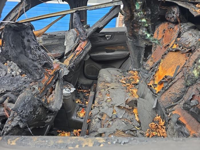 Volvo XC60 II 2.0 T6 16V Recharge, Twin Engine AWD Sloopvoertuig (2024, Metallic, Zwart)