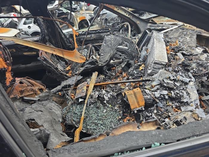 Volvo XC60 II 2.0 T6 16V Recharge, Twin Engine AWD Sloopvoertuig (2024, Metallic, Zwart)