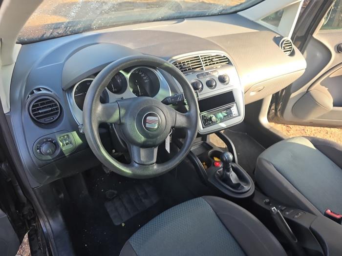 Seat Altea XL 1.6 Sloopvoertuig (2009, Zwart)