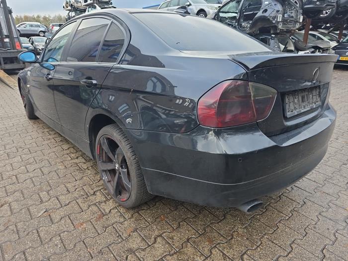 BMW 3 serie 320i 16V Sloopvoertuig (2008, Zwart)