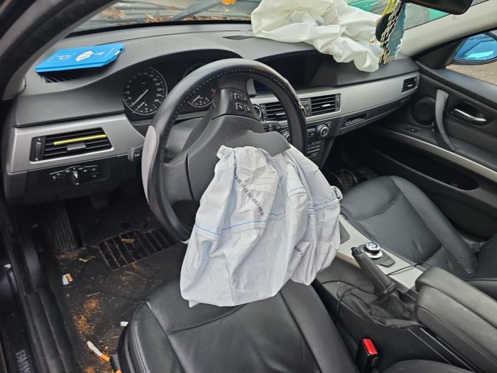 BMW 3 serie 320i 16V Sloopvoertuig (2008, Zwart)