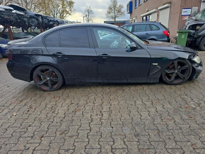 BMW 3 serie 320i 16V Sloopvoertuig (2008, Zwart)