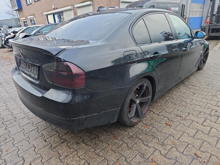 BMW 3 serie 320i 16V Sloopvoertuig (2008, Zwart)