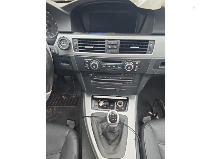 BMW 3 serie 320i 16V Sloopvoertuig (2008, Zwart)