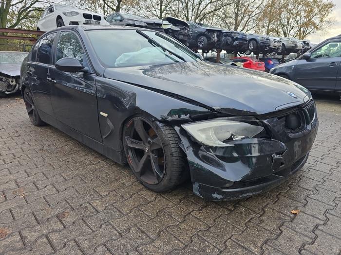 BMW 3 serie 320i 16V Sloopvoertuig (2008, Zwart)