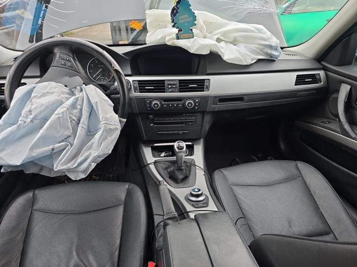 BMW 3 serie 320i 16V Sloopvoertuig (2008, Zwart)