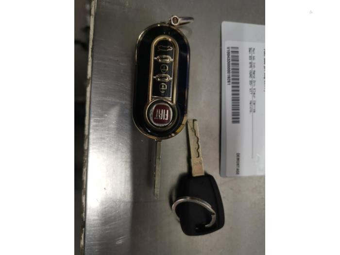 Fiat 500 0.9 TwinAir 85 Sloopvoertuig (2011, Wit)