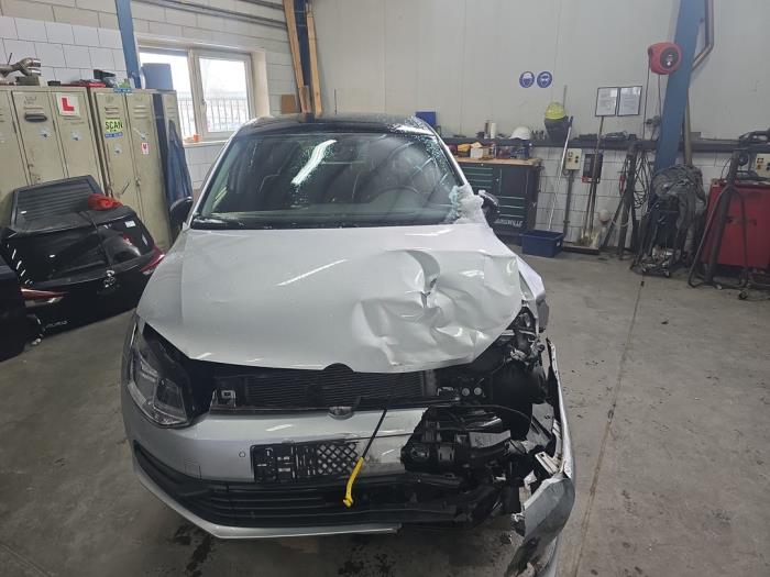 Volkswagen Polo V 1.2 TSI 16V BlueMotion Technology Sloopvoertuig (2017, Metallic, Zilvergrijs)
