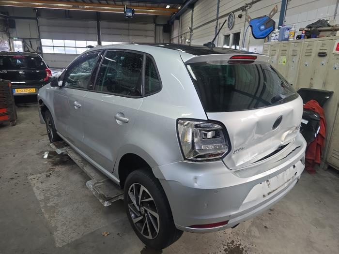Volkswagen Polo V 1.2 TSI 16V BlueMotion Technology Sloopvoertuig (2017, Metallic, Zilvergrijs)