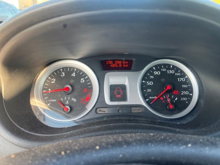 Renault Clio III 1.2 16V 75 Schadevoertuig (2012, Wit)