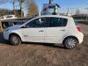 Renault Clio III 1.2 16V 75 Schadevoertuig (2012, Wit)