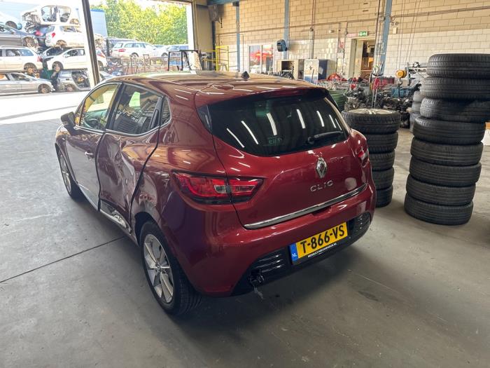 Renault Clio IV 0.9 Energy TCE 90 12V Sloopvoertuig (2017, Metallic, Rood)