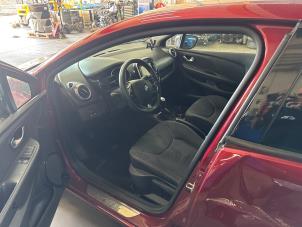 Renault Clio IV 0.9 Energy TCE 90 12V Sloopvoertuig (2017, Metallic, Rood)