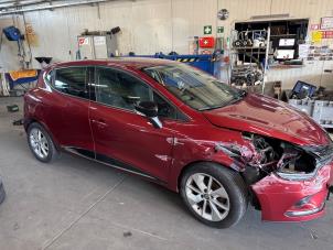 Renault Clio IV 0.9 Energy TCE 90 12V Sloopvoertuig (2017, Metallic, Rood)