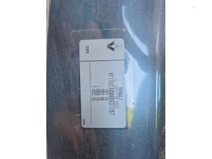 Renault Clio IV 0.9 Energy TCE 90 12V Sloopvoertuig (2018, Metallic, Muisgrijs)
