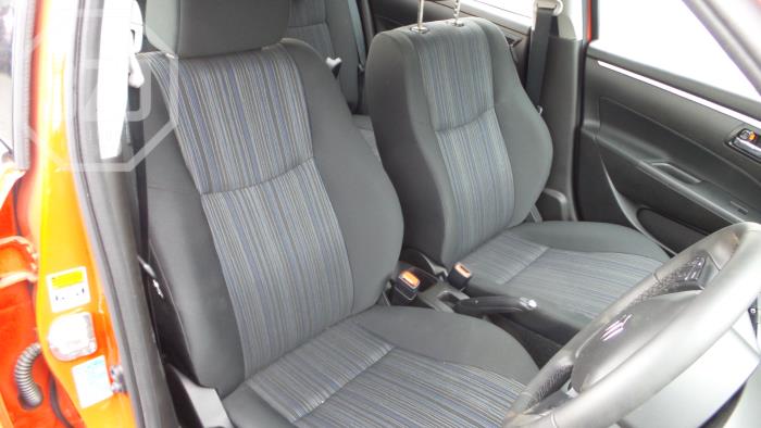 Suzuki Swift Sloopvoertuig (2016, Rood)