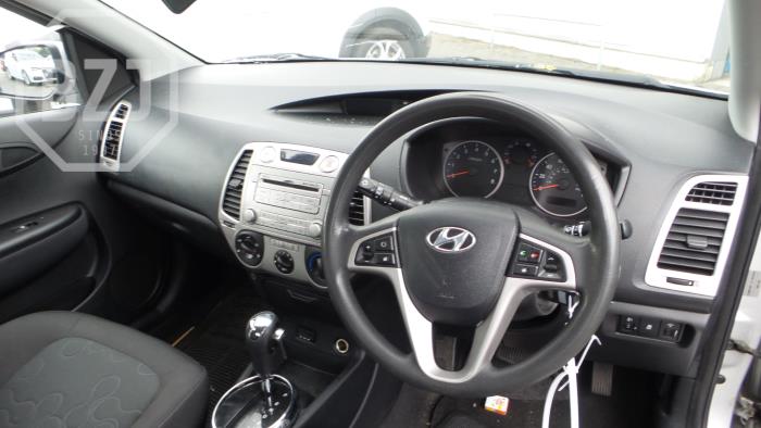 Hyundai i20 1.4i 16V Sloopvoertuig (2010, Zilver)