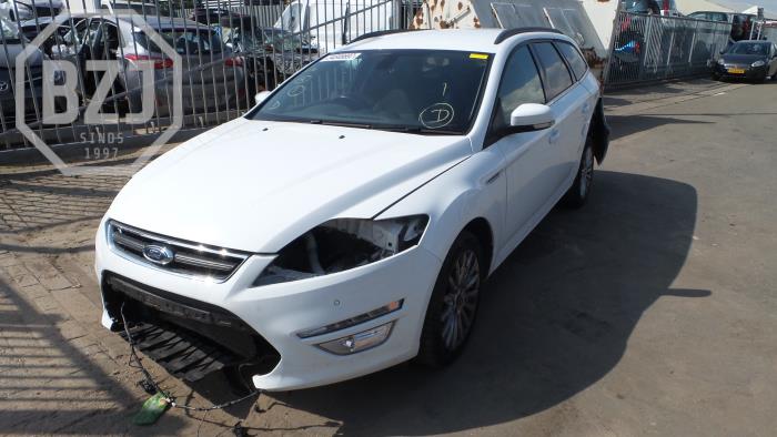 Ford Mondeo Sloopvoertuig (2015, Roze)