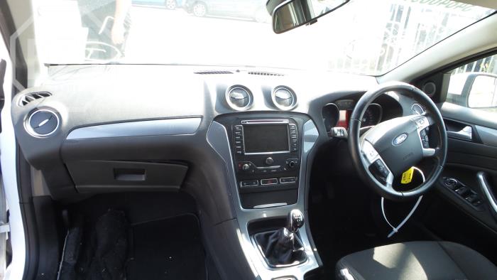 Ford Mondeo Sloopvoertuig (2015, Roze)