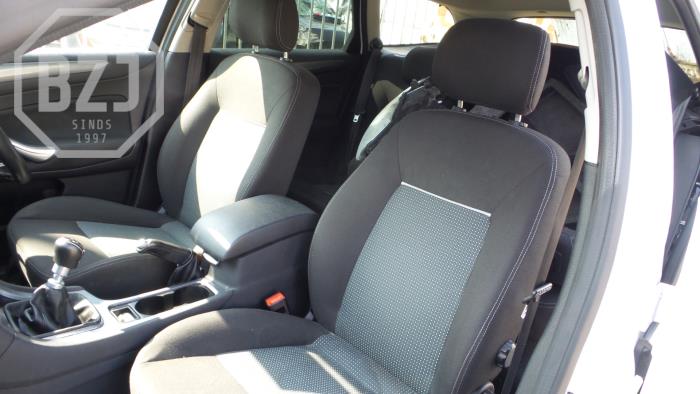 Ford Mondeo Sloopvoertuig (2015, Roze)