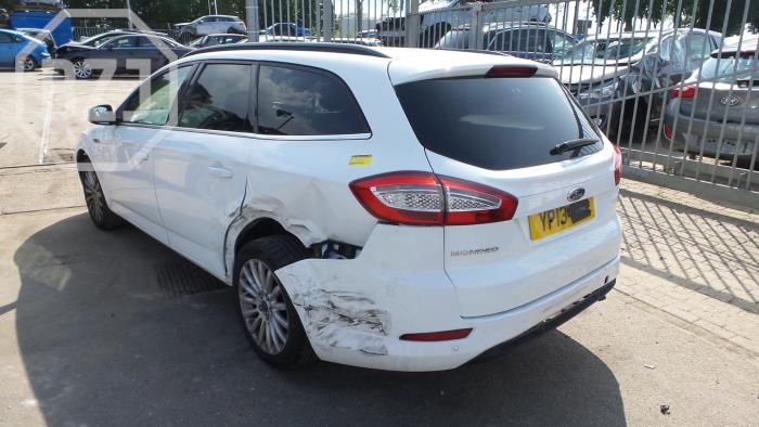 Ford Mondeo Sloopvoertuig (2015, Roze)