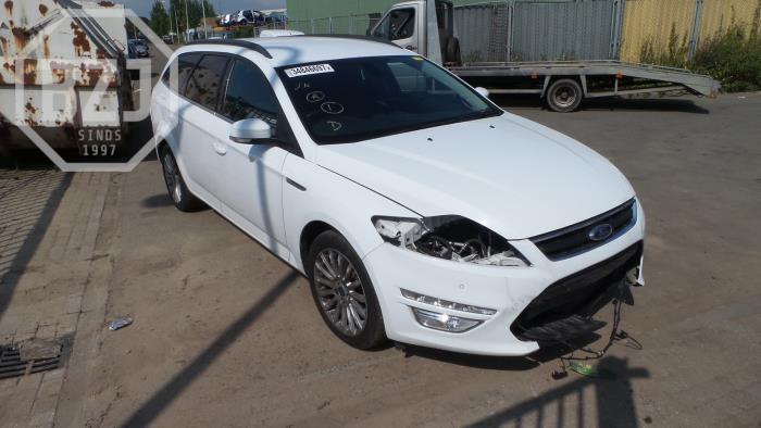 Ford Mondeo Sloopvoertuig (2015, Roze)