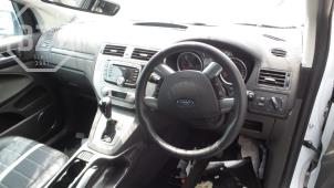 Ford Kuga Sloopvoertuig (2011, Roze)