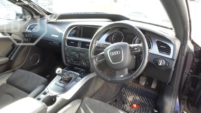 Audi A5 2.0 TFSI 16V Sloopvoertuig (2010, Donker, Grijs)
