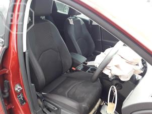 Seat Leon Sloopvoertuig (2020, Metallic, Rood)
