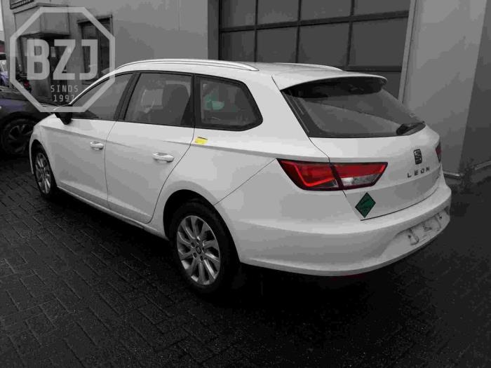 Seat Leon ST 1.6 TDI 16V Sloopvoertuig (2015, Wit)