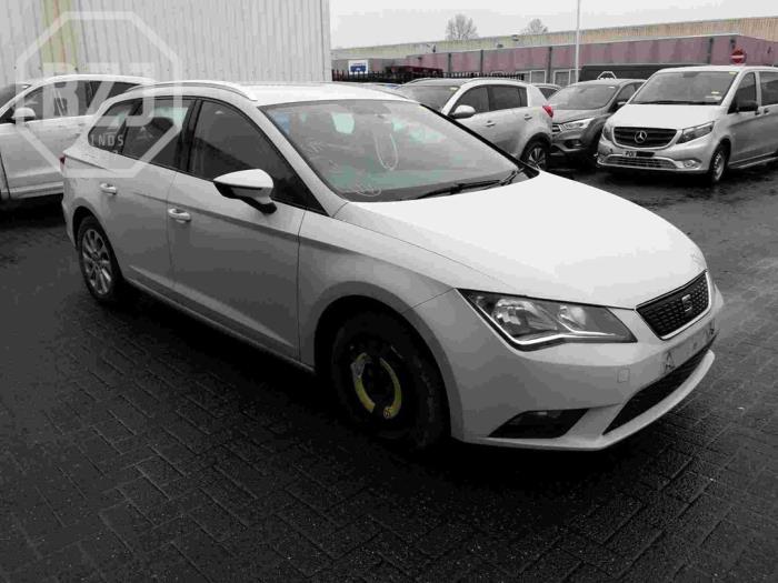 Seat Leon ST 1.6 TDI 16V Sloopvoertuig (2015, Wit)
