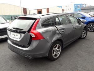 Volvo V60 I 2.0 D2 16V Sloopvoertuig (2017, Metallic, Grijs)